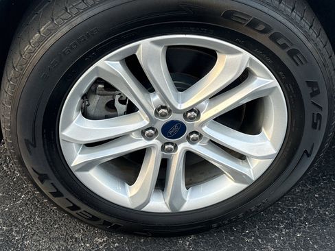 Used 2019 Ford Edge SEL w/ Equipment Group 201A AWD/4WD image 9