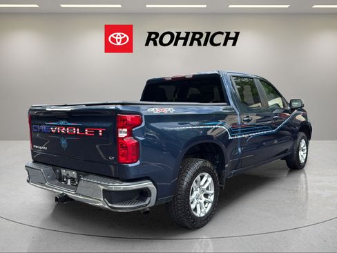 Used 2022 Chevrolet Silverado 1500 LT AWD/4WD image 6