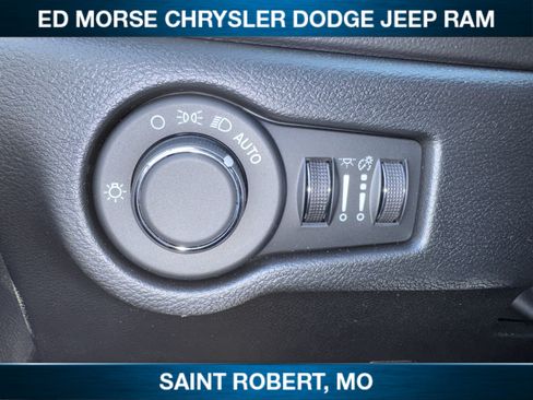New 2027 Chrysler Pacifica Select AWD/4WD image 22