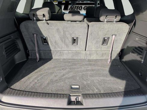 Used 2025 GMC Acadia Elevation image 16