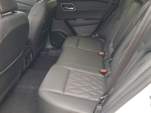 Used 2025 Nissan Rogue Platinum w/ Platinum Premium Package image 13