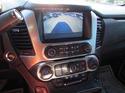 Used 2019 Chevrolet Suburban Premier image 22