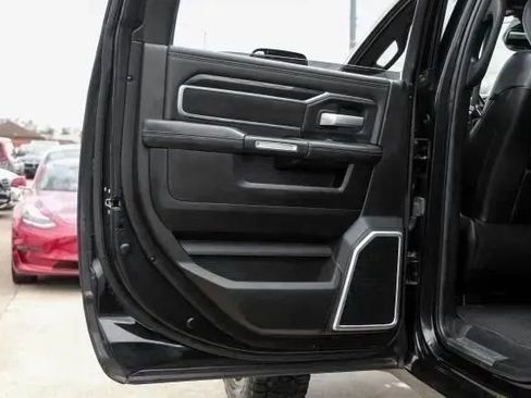 Used 2019 RAM 2500 Laramie w/ Black Appearance Package image 43