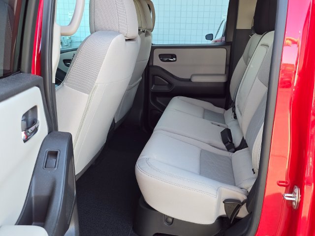 Certified 2025 Nissan Frontier SV AWD/4WD image 10