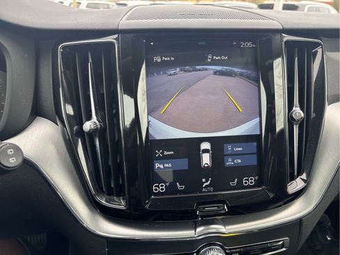 Used 2019 Volvo XC60 T6 Momentum w/ Multimedia Package AWD/4WD image 14