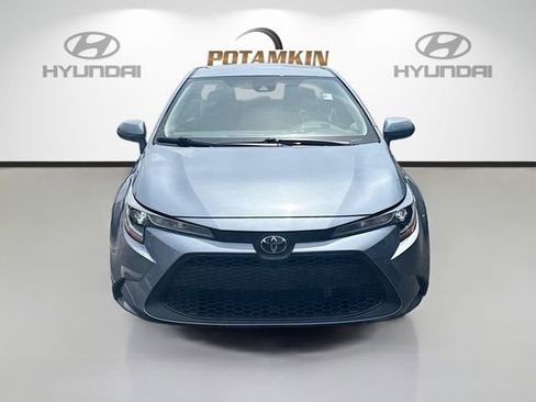 Used 2022 Toyota Corolla LE FWD image 2