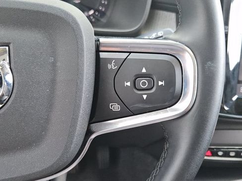 Certified 2026 Volvo XC40 B5 Plus AWD/4WD image 28