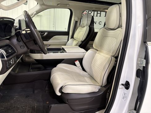 Used 2023 Lincoln Navigator Black Label image 13