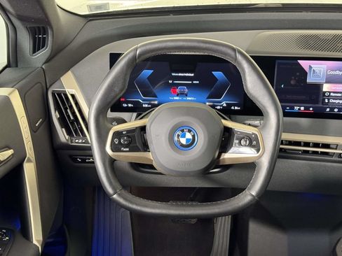 Used 2024 BMW iX xDrive50 w/ Sport Package AWD/4WD image 20