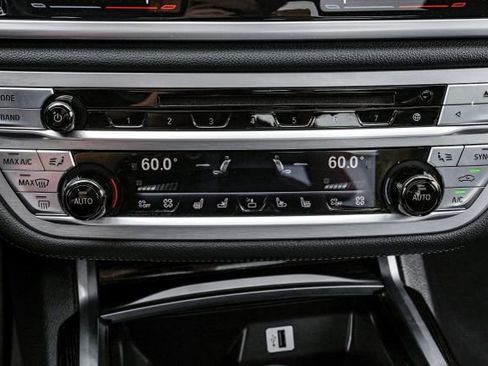 Used 2018 BMW 740i image 34