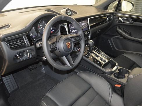 New 2026 Porsche Macan AWD/4WD image 4