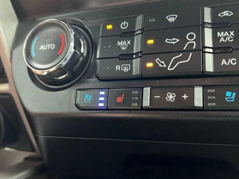 Used 2020 Ford F250 Lariat w/ Lariat Value Package image 37