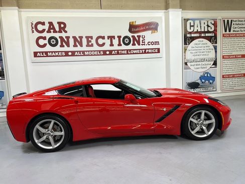Used 2014 Chevrolet Corvette Stingray Coupe 1LT image 3