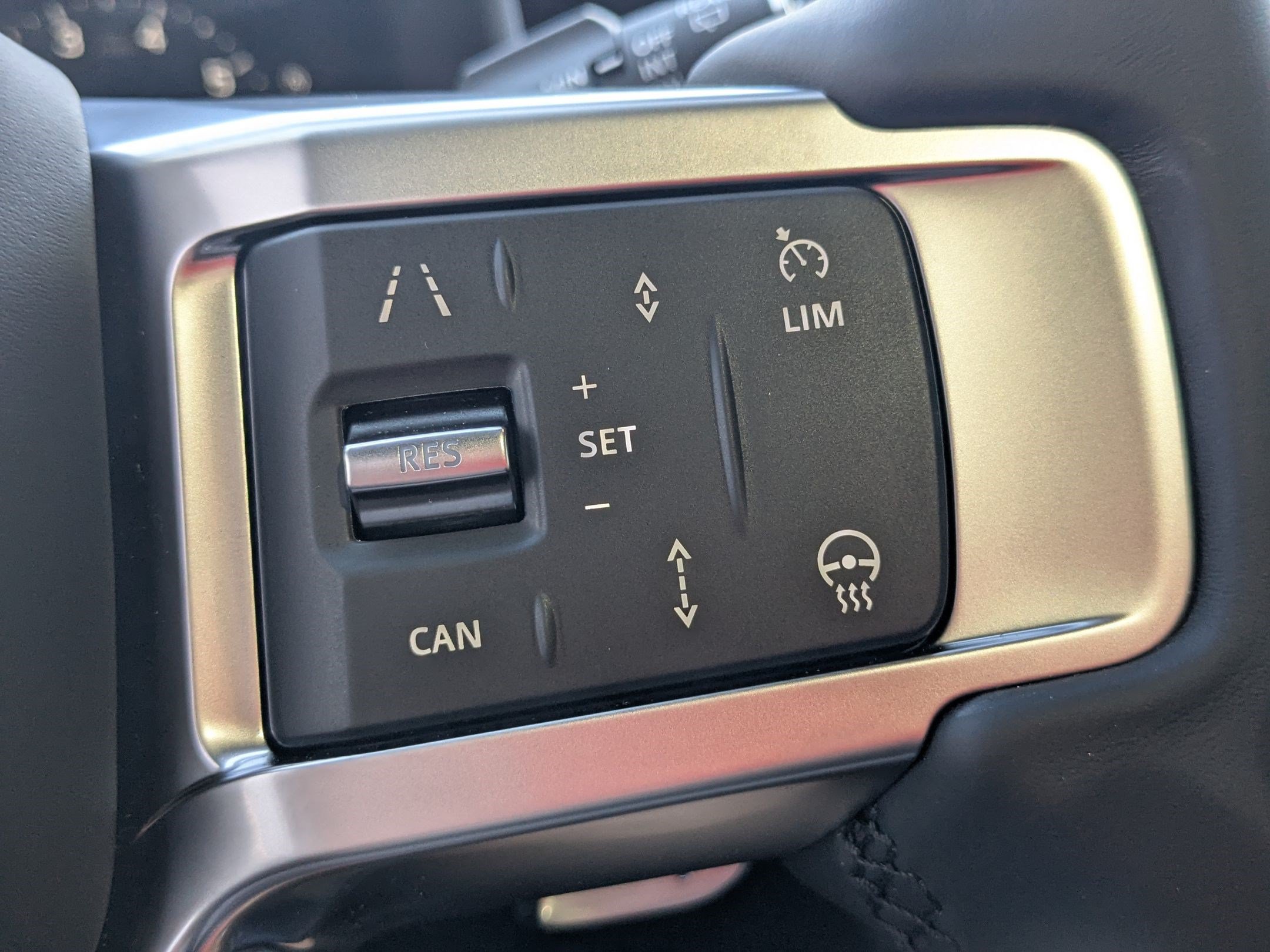 New 2026 Land Rover Discovery Dynamic SE AWD/4WD image 18