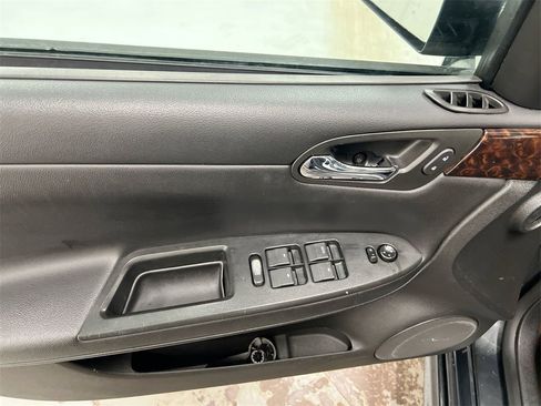 Used 2012 Chevrolet Impala LT w/ LT Sunroof Package image 20