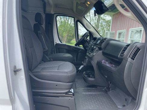 Used 2023 RAM ProMaster 2500 w/ Premium Appearance Group FWD image 26