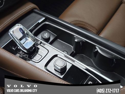 Certified 2023 Volvo XC90 B6 Ultimate w/ Protection Package Premier image 19