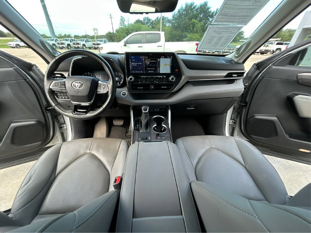 Used 2020 Toyota Highlander Limited FWD image 20