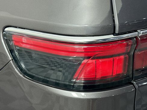 Used 2023 Jeep Wagoneer 4WD w/ HD Trailer Tow Package image 35