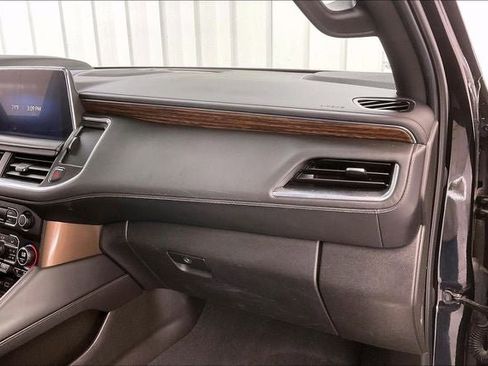 Used 2021 Chevrolet Suburban High Country w/ Premium Package AWD/4WD image 18