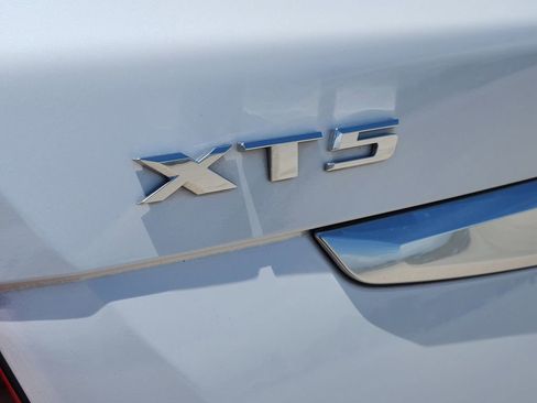Used 2022 Cadillac XT5 Premium Luxury FWD image 12