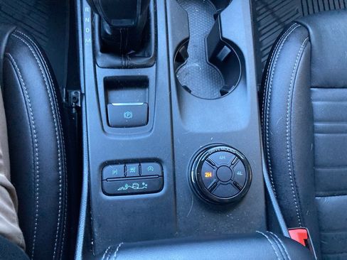 Used 2025 Ford Ranger Lariat w/ FX4 Off-Road Package image 32