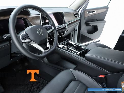 Used 2025 Volkswagen Atlas SEL AWD/4WD image 59