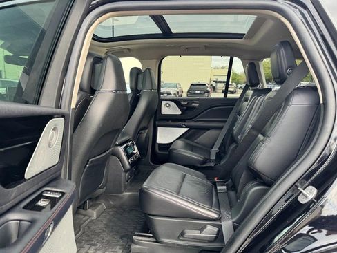 Used 2020 Lincoln Aviator Reserve w/ Equipment Group 202A AWD/4WD image 12