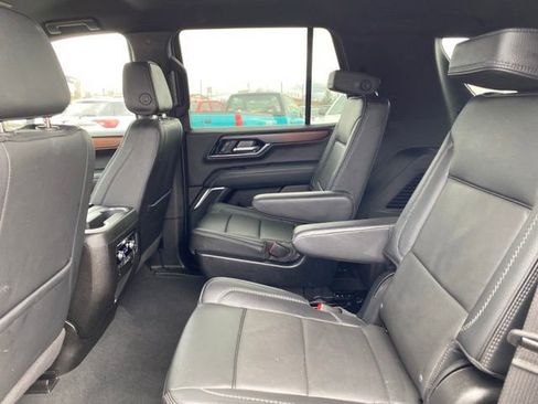 Used 2025 GMC Yukon Denali AWD/4WD image 25