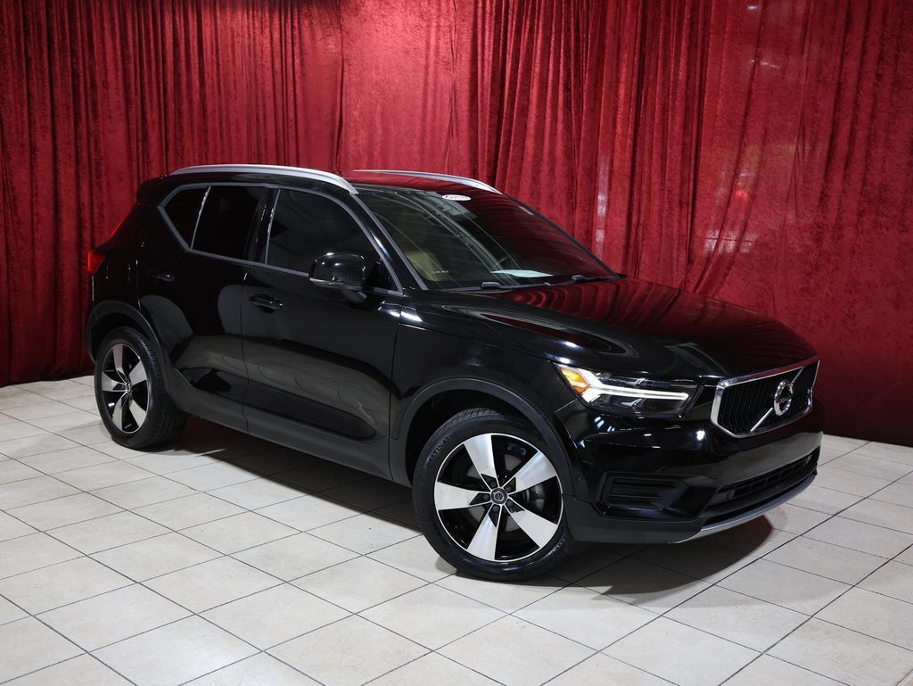 Used 2019 Volvo XC40 T5 Momentum AWD/4WD image 2