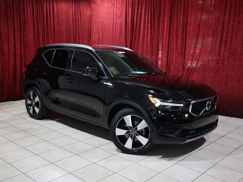 Used 2019 Volvo XC40 T5 Momentum AWD/4WD image 2