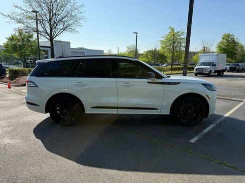 New 2025 Lincoln Aviator Reserve w/ Luxury Package image 17