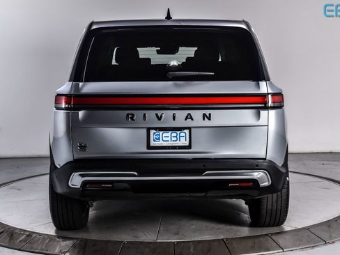 Used 2024 Rivian R1S Adventure image 5