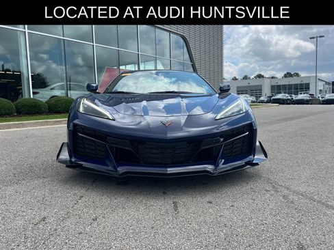 Used 2025 Chevrolet Corvette Z06 w/ Z07 Performance Package RWD image 2
