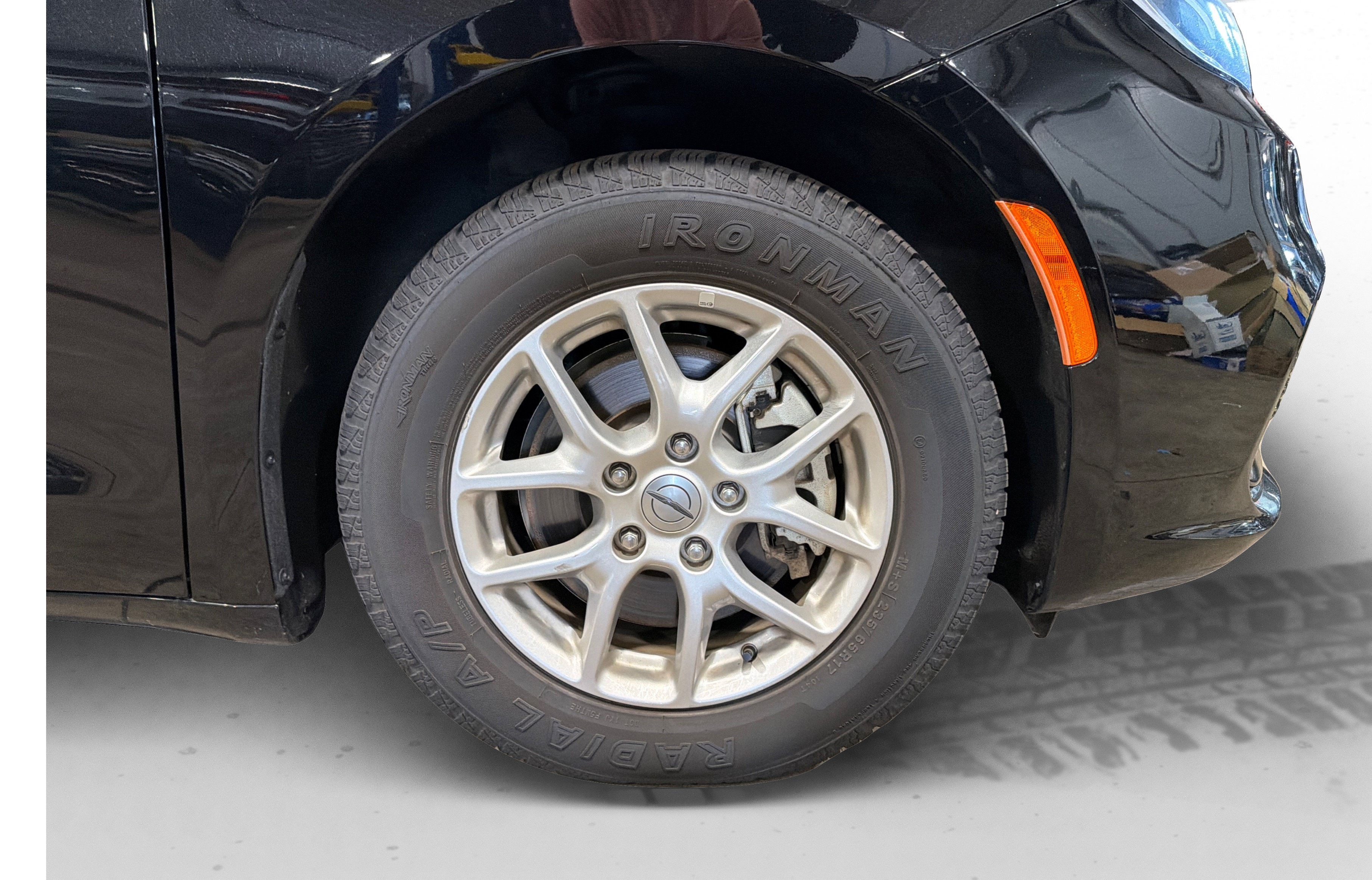 Used 2025 Chrysler Pacifica Select FWD image 51