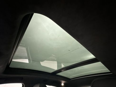 Used 2017 Porsche Macan Turbo image 26