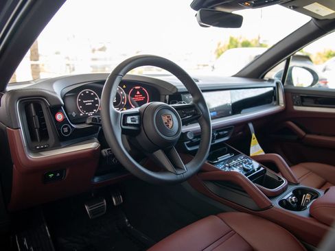 New 2026 Porsche Cayenne S AWD/4WD image 4