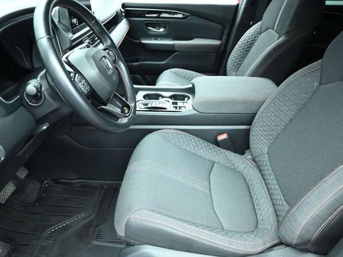 Used 2024 Honda Pilot Sport image 17