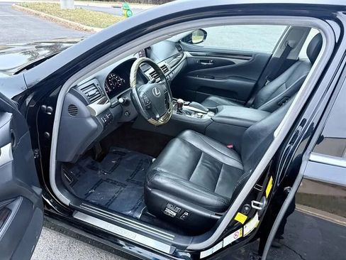 Used 2015 Lexus LS 460 AWD image 12