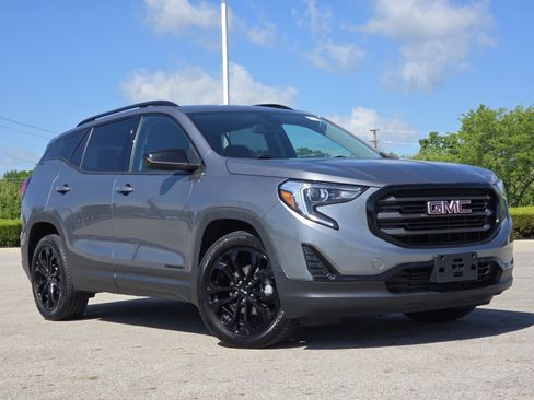 Used 2020 GMC Terrain SLE w/ Driver Convenience Package FWD image 2