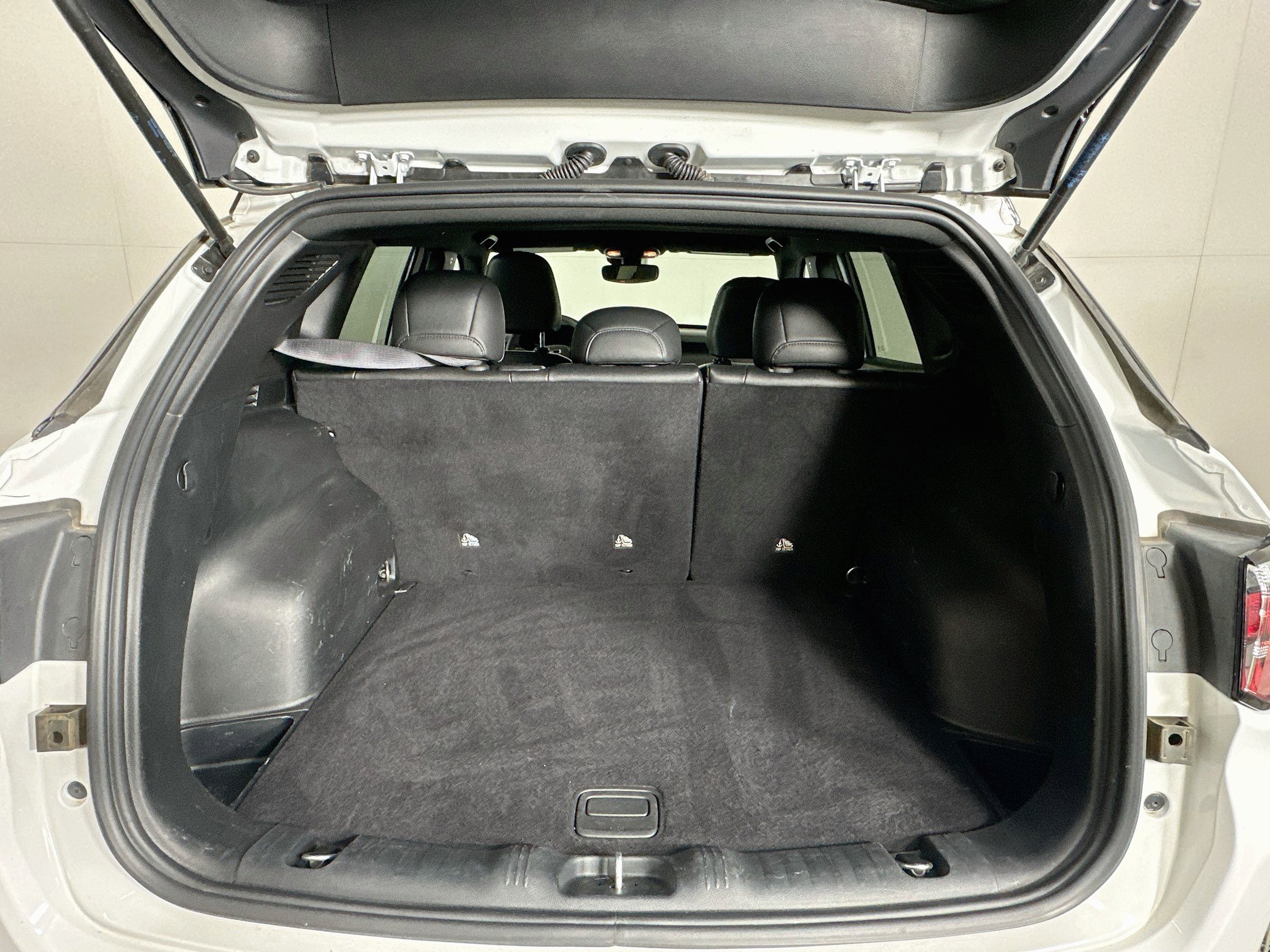 Used 2025 Jeep Compass Trailhawk AWD/4WD image 28
