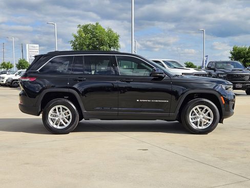 New 2026 Jeep Grand Cherokee Laredo RWD image 7