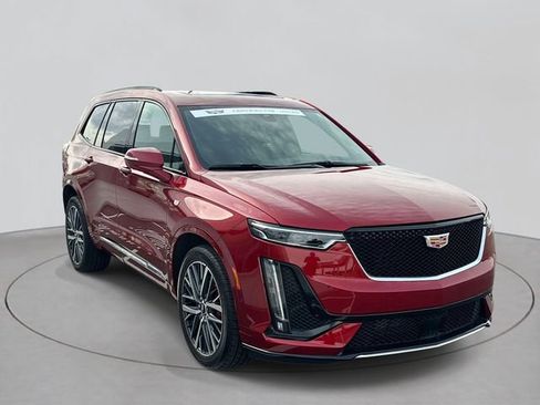 Certified 2025 Cadillac XT6 Sport w/ Platinum Package AWD/4WD image 33