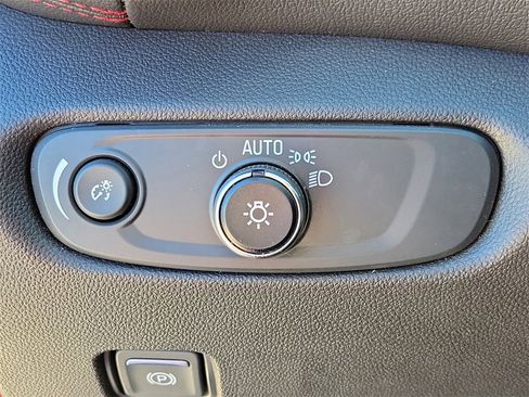 Used 2023 Chevrolet Blazer RS w/ Enhanced Convenience Package image 23