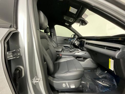 Used 2025 Lincoln Nautilus Premier w/ Jet Appearance Package image 19