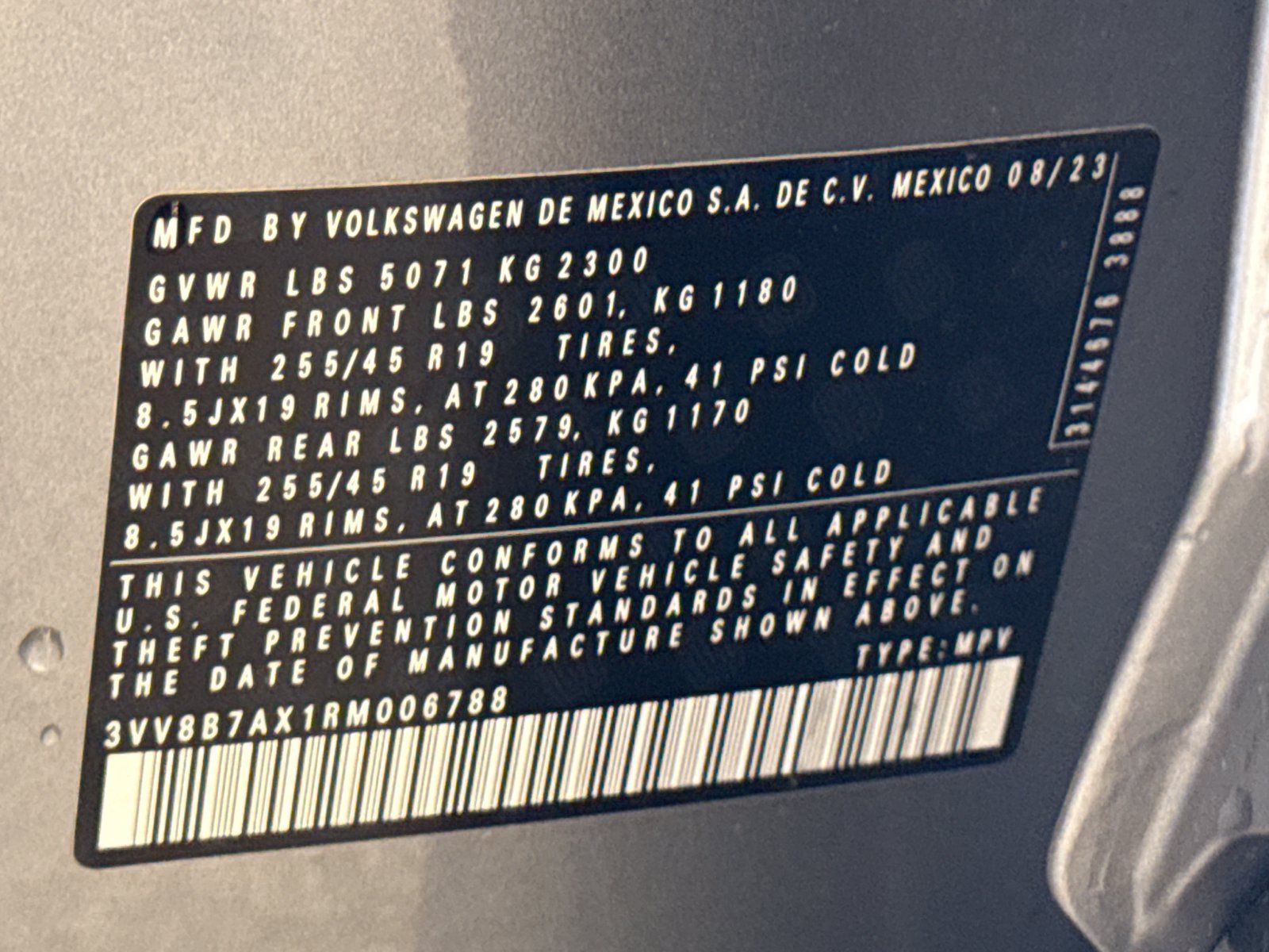 Certified 2024 Volkswagen Tiguan SE R-Line AWD/4WD image 29