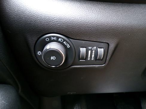 Used 2023 Jeep Compass Trailhawk image 21