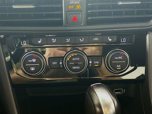 Used 2019 Volkswagen Jetta SE FWD image 15