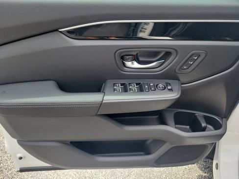 Certified 2026 Honda Passport RTL image 8