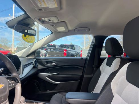 Certified 2024 Chevrolet Trax LS image 12